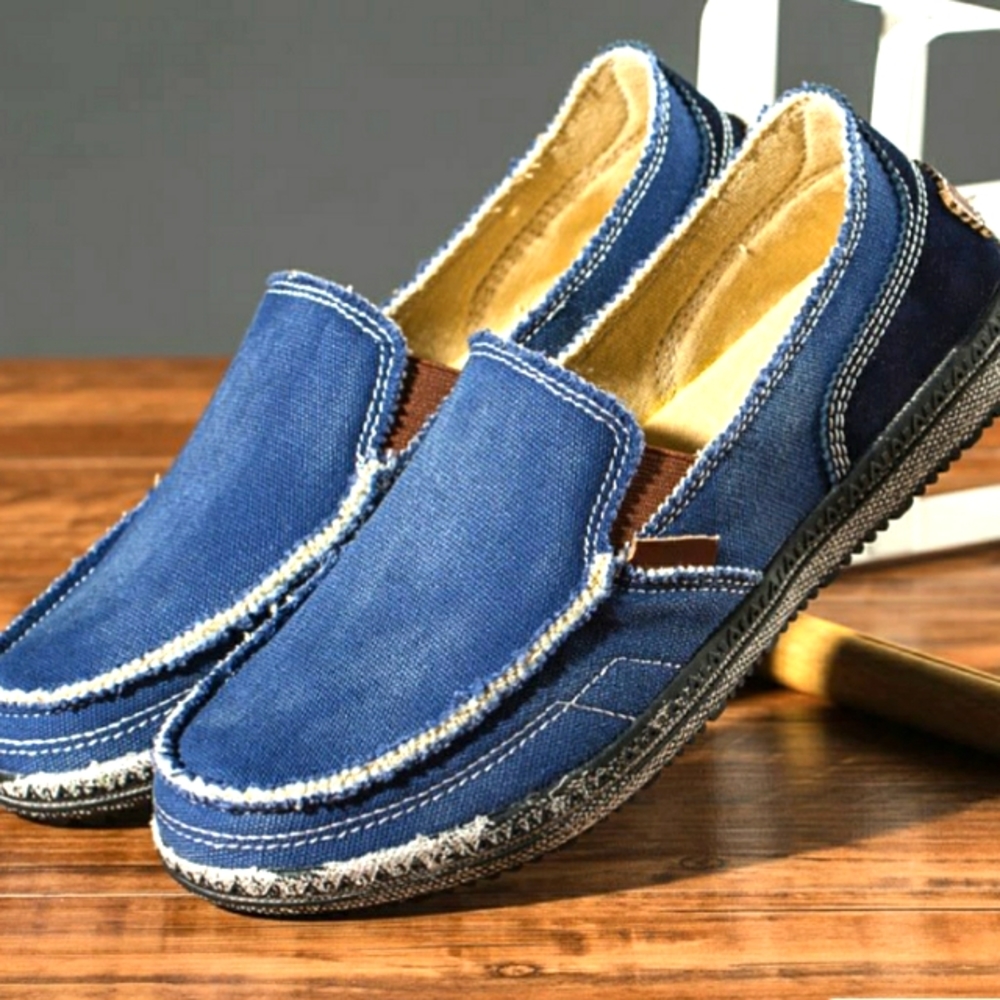 *NWT* Men's Sz 10 Blue Canvas Slip-On Loafers